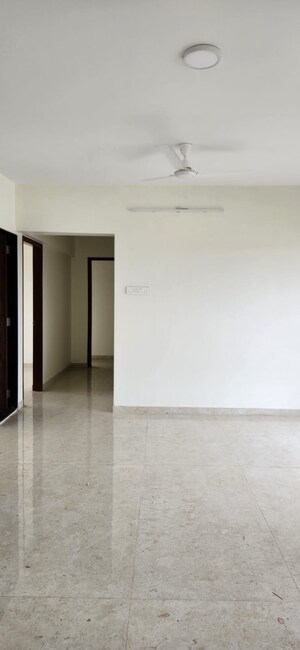 Room in 3 BHK Apartment at Gayatri Apartment Chembur, Chembur – for Rent