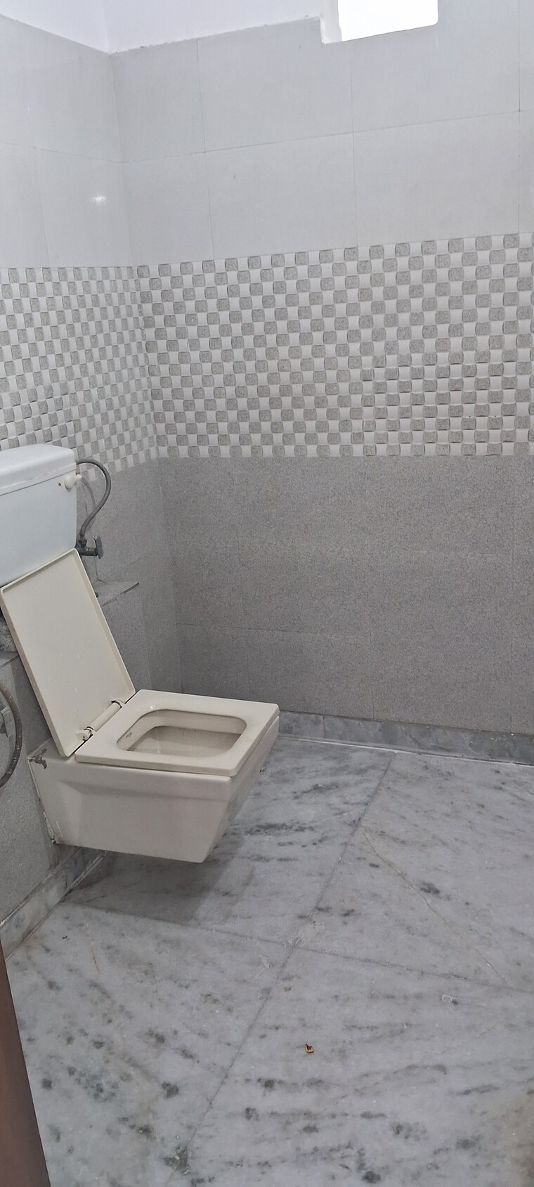 Bathroom, anand nagar 3.5 Bedroom 250 Sq.Yd. Builder Floor In Anand Nagar Delhi 9236827