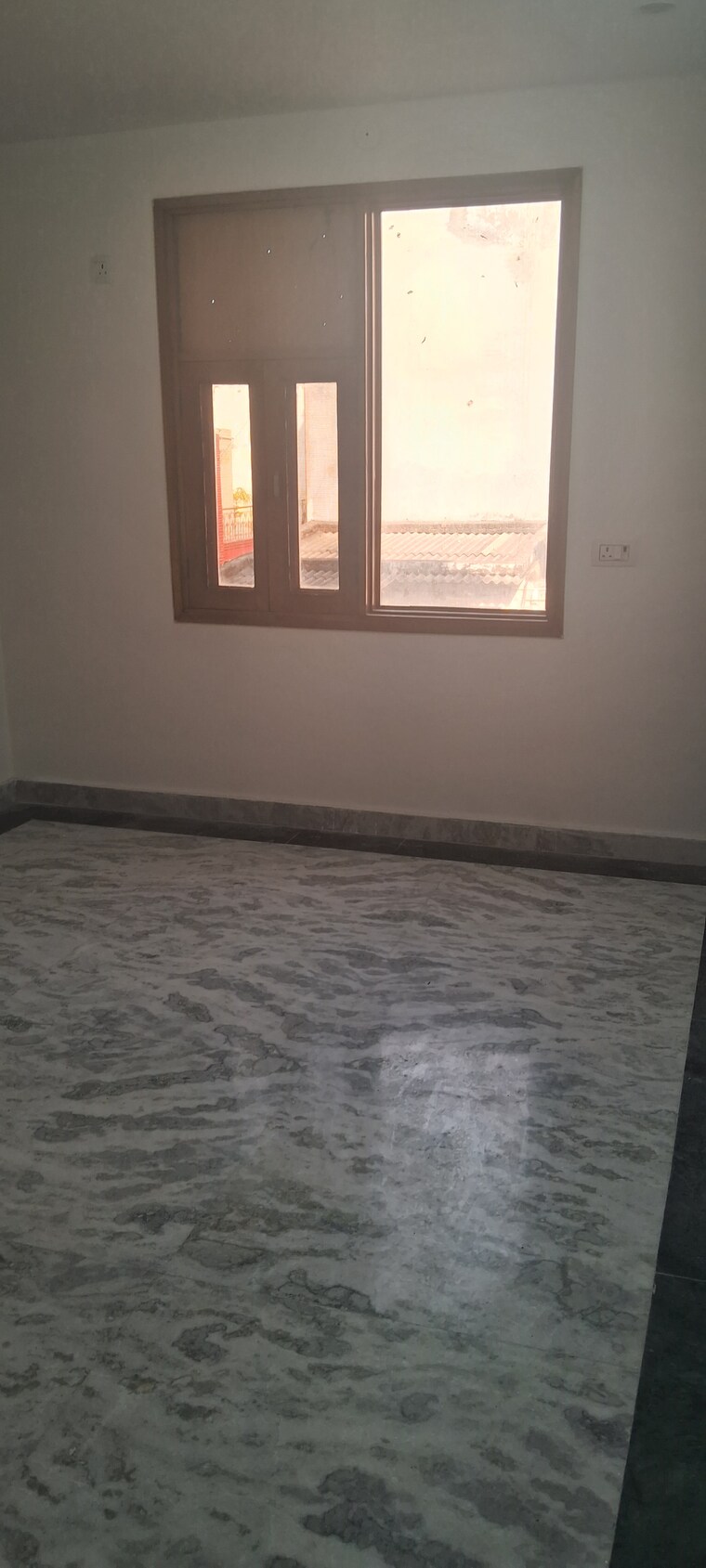 Room, anand nagar 3.5 Bedroom 250 Sq.Yd. Builder Floor In Anand Nagar Delhi 9236827