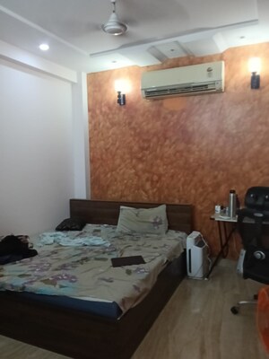 Bedroom in 2 BHK Builder Floor at Unitech Arcadia, South City 2 – for Rent