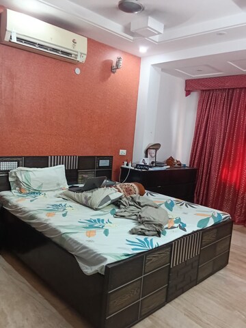 Bedroom in 2 BHK Builder Floor at Unitech Arcadia, South City 2 – for Rent