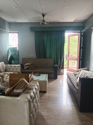 Living Room in 2 BHK Builder Floor at Unitech Arcadia, South City 2 – for Rent