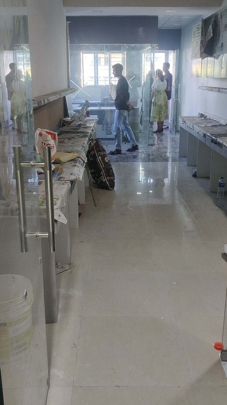  Parking, kukreja-balaji-bhavan Commercial Office Space 700 Sq.Ft. In Cbd Belapur Sector 11 Navi Mumbai 9236891