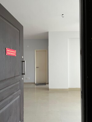 Room in 3.5 BHK Apartment at Emaar Gurgaon Greens, Sector 102 – for Rent