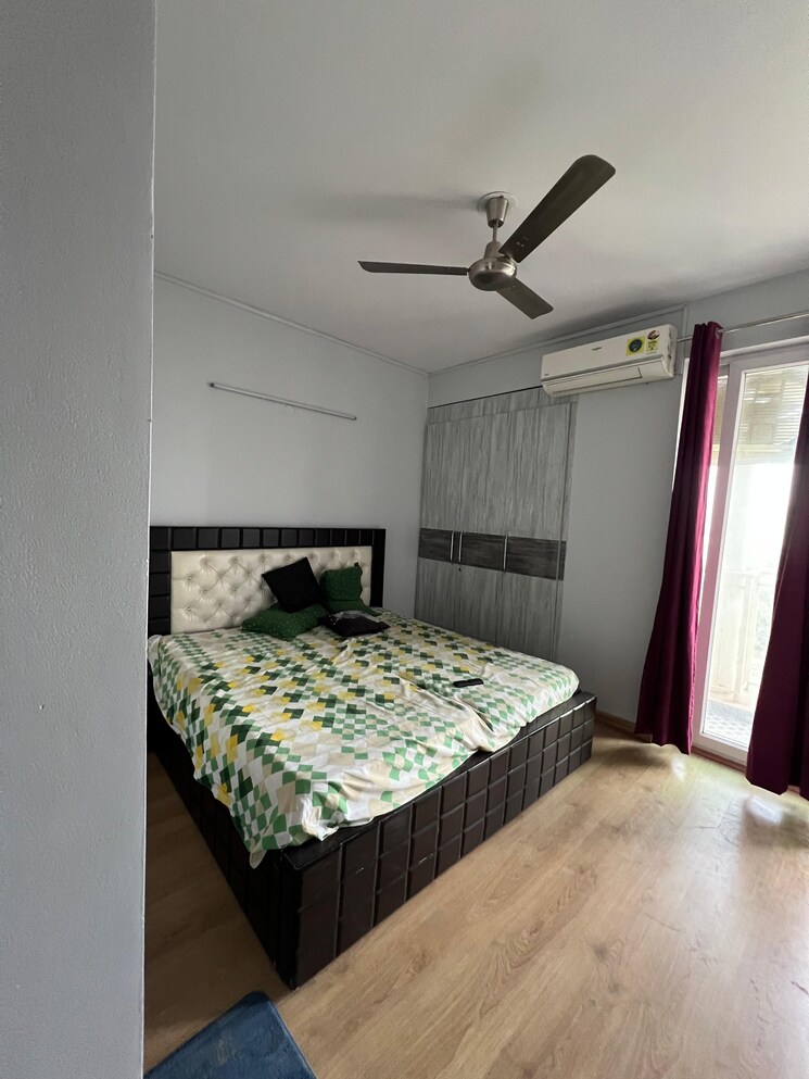 Bedroom, emaar-gurgaon-greens 3.5 Bedroom 1650 Sq.Ft. Apartment In Sector 102 Gurgaon 9236880