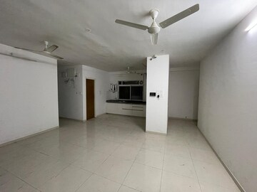 Room in 3 BHK Apartment at Godrej Elements, Hinjewadi – for Rent