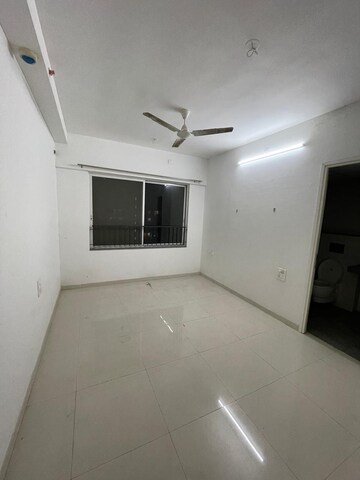 Room in 3 BHK Apartment at Godrej Elements, Hinjewadi – for Rent