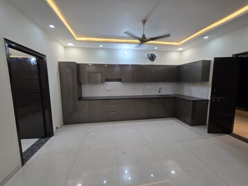 Kitchen in 3 BHK Apartment at Omaxe Royal Street, Sector 14 – for Sale