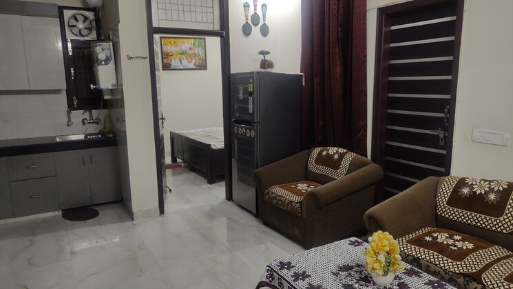 Living Room, sector 5 2 Bedroom 700 Sq.Ft. Apartment In Sector 5 Gurgaon 9237032
