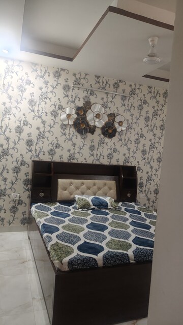 Master Bedroom in 2 BHK Apartment at Sector 5 – for Rent