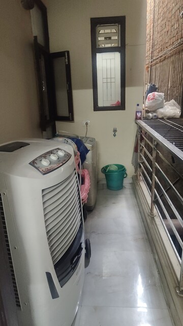 Team Area in 2 BHK Apartment at Sector 5 – for Rent