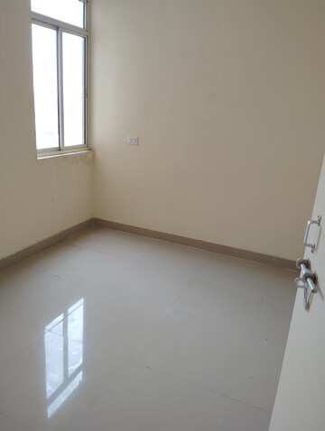 Room in 2 BHK Apartment at Conscient Habitat 78, Sector 78 – for Sale