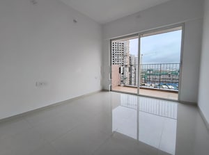 Room in 2 BHK Apartment at Godrej Boulevard, Manjari – for Rent