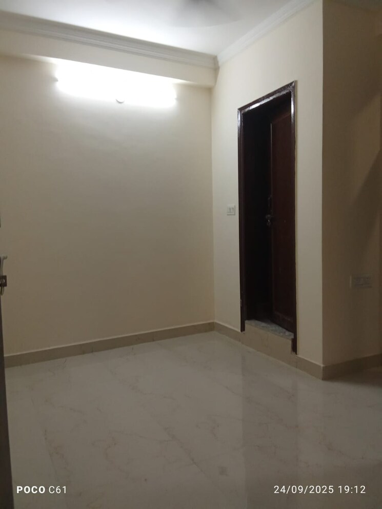 Bedroom, garhi 3 Bedroom 95 Sq.Yd. Builder Floor In Garhi Delhi 9237224