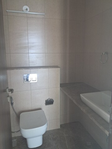 Bathroom in 2 BHK Apartment at Peninsula Salsette 27, Byculla – for Rent