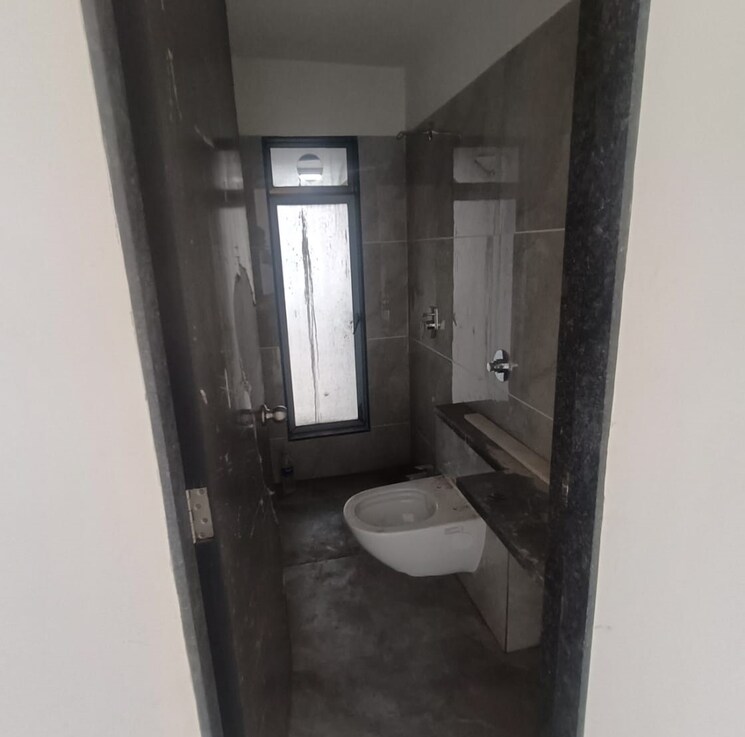 Bathroom, shubham-trident 2 Bedroom 780 Sq.Ft. Apartment In Chembur Mumbai 9237156