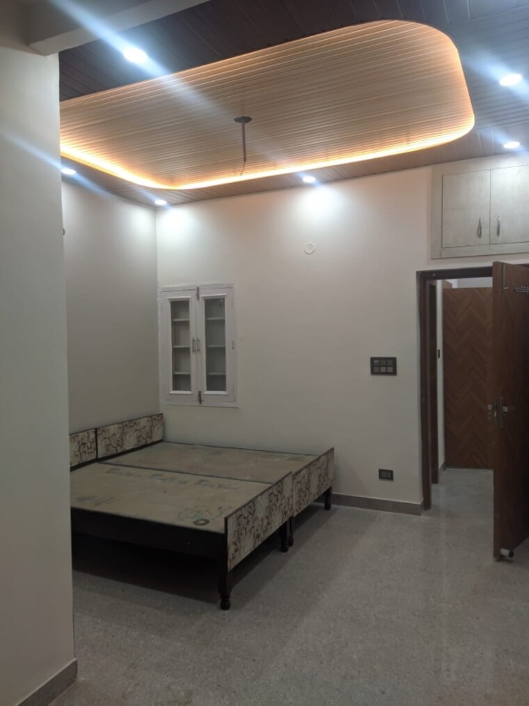 Bedroom, jaipuria-plaza 2 Bedroom 1250 Sq.Ft. Villa In Sector 26 Noida 9237218