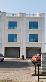 100 Sq.Ft. Showroom in DLF Hyde Park