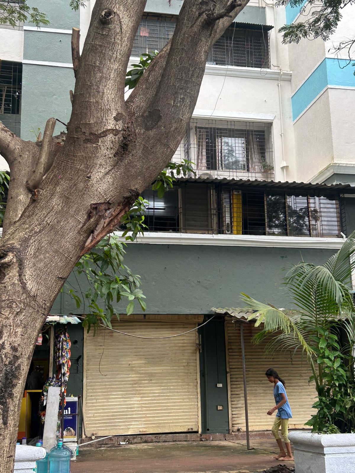 Retail Shop For Rent in Squarefeet Grand Square