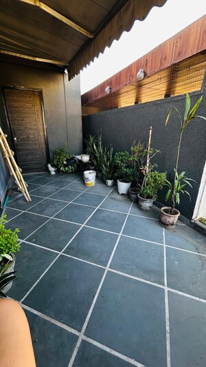 Balcony in 4 BHK Builder Floor at DLF Atria, Dlf Phase ii – for Rent