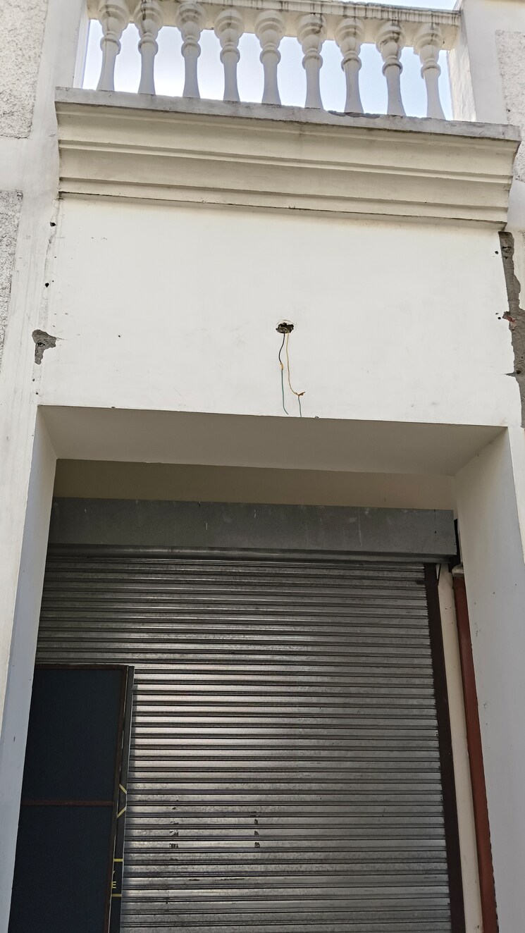 undefined, dlf-hyde-park Commercial Shop 330 Sq.Ft. In South Mullanpur Chandigarh 9237246