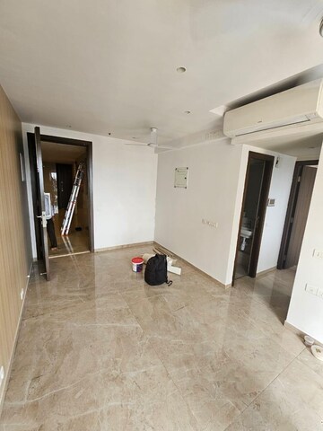 Room in 1 BHK Apartment at Hiranandani Regent Hill, Powai – for Rent
