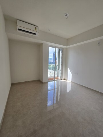Room in 2 BHK Apartment at Indiabulls One Indiabulls, Pokhran Road No Two – for Rent