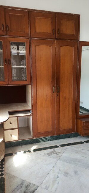 Furnished Amenities in 2 BHK Apartment at Sanskriti Apartments Gurgaon, Sector 43 – for Rent