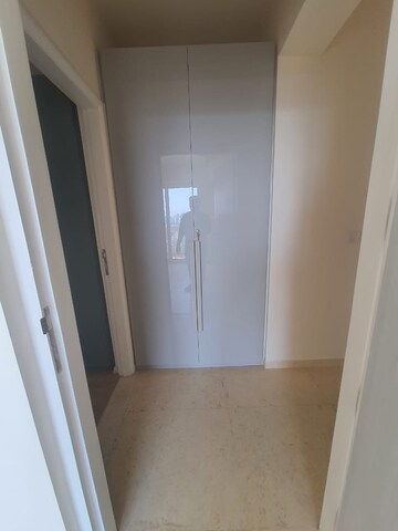 Furnished Amenities in 3 BHK Apartment at DLF The Skycourt, Sector 86 – for Rent