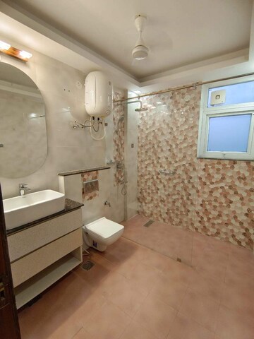 Bathroom in 4 BHK Apartment at DLF Westend Heights, Sector 53 – for Rent