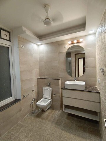 Bathroom in 4 BHK Apartment at DLF Westend Heights, Sector 53 – for Rent