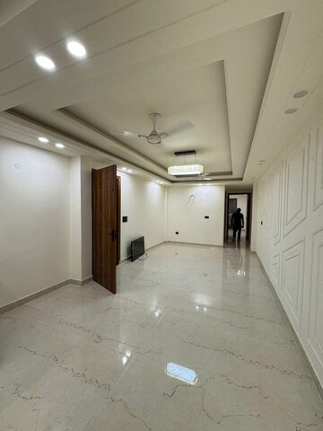 Room in 2 BHK Builder Floor at Saket – for Rent