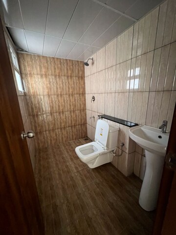 Bathroom in 3 BHK Apartment at Prestige Finsbury Park Regent, Bagaluru – for Sale