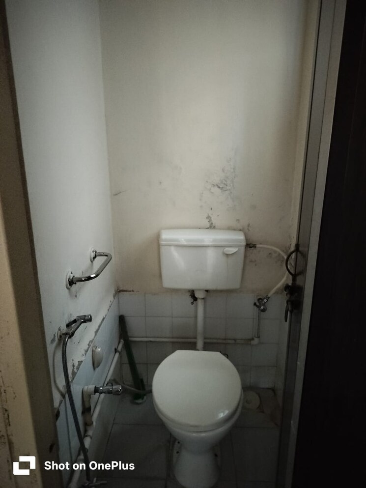 Bathroom, shivtirth nagar 1 Bedroom 600 Sq.Ft. Apartment In Shivtirth Nagar Pune 9216567