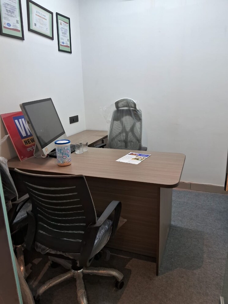 Team Area, sector 3 Commercial Office Space 650 Sq.Ft. In Sector 3 Noida 9237324