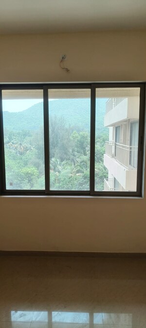 Room in 1 BHK Apartment at Vijay Nagari CHS, Vijay Nagari – for Rent