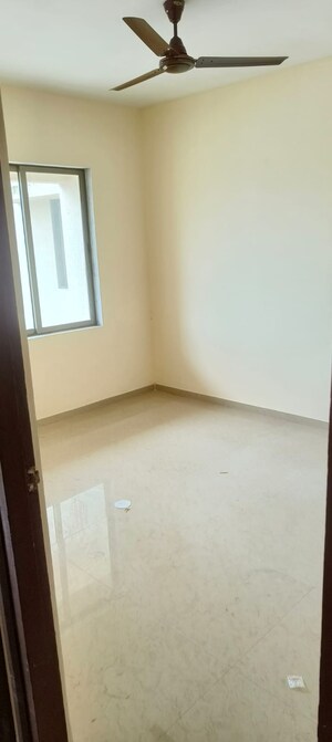 Room in 1 BHK Apartment at Vijay Nagari CHS, Vijay Nagari – for Rent