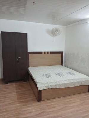 Bedroom in 2 BHK Builder Floor at Sector 38 – for Rent