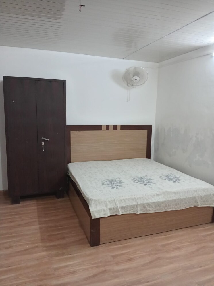 Bedroom, sector 38 2 Bedroom 1200 Sq.Ft. Builder Floor In Sector 38 Gurgaon 9237522