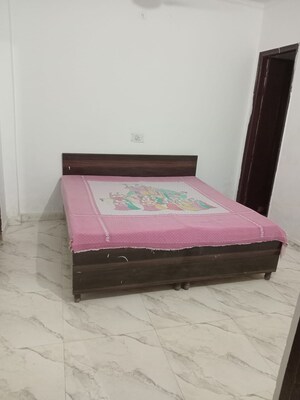 Bedroom in 2 BHK Builder Floor at Sector 38 – for Rent