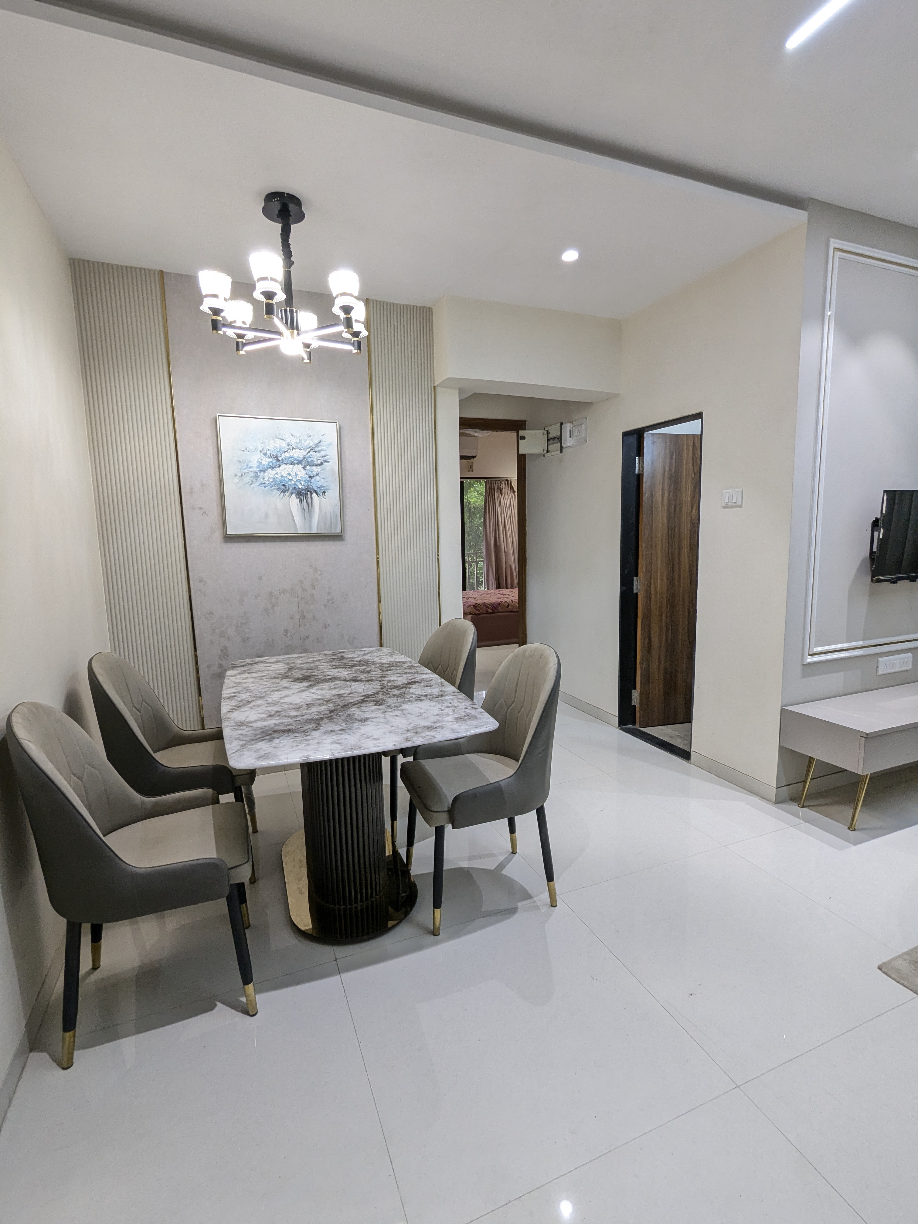 1 BHK 428 Sq.Ft. Apartment in Kenny Kashi Bhuvan