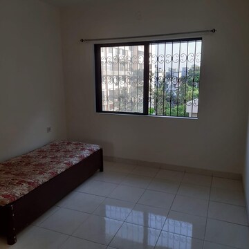 Room in 2 BHK Apartment at Eden Park, Viman Nagar – for Rent