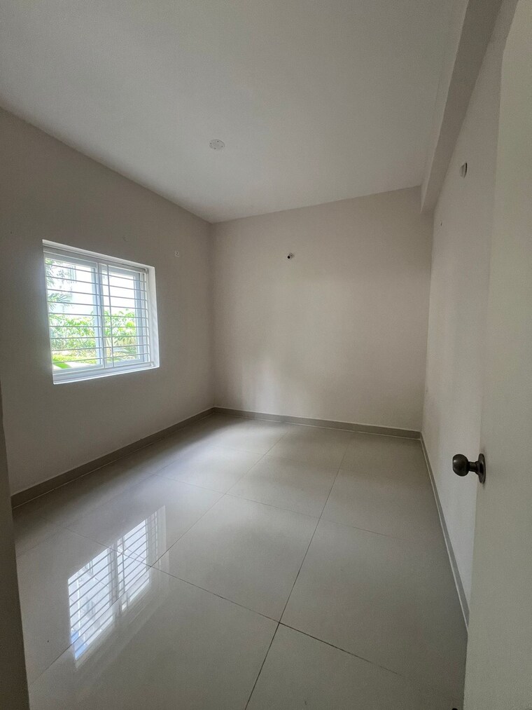 Master Bedroom, fortune-green-homes-sapphire 3 Bedroom 1350 Sq.Ft. Apartment In Tellapur Hyderabad 9237636