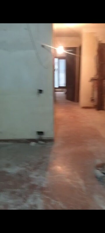 Room in 6 BHK Independent House at Greater Kailash – for Rent