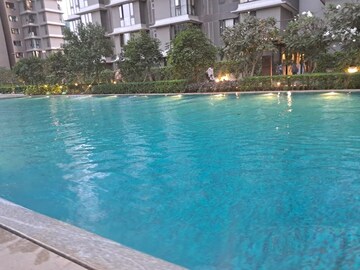 Swimming Pool in 3 BHK Apartment at Lodha Parkside, Worli – for Sale