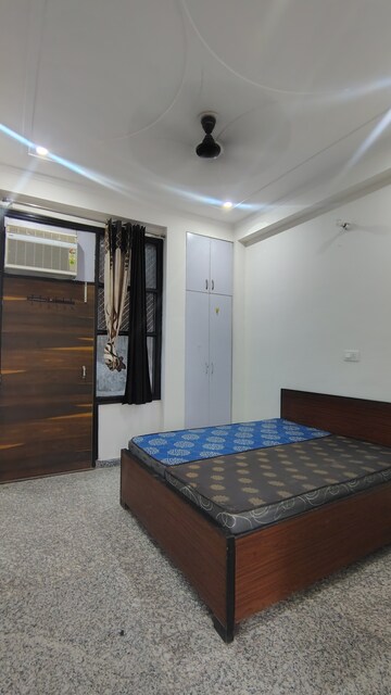 Furnished Amenities in 2 BHK Builder Floor at Sushant Lok 2, Sector 57 – for Rent
