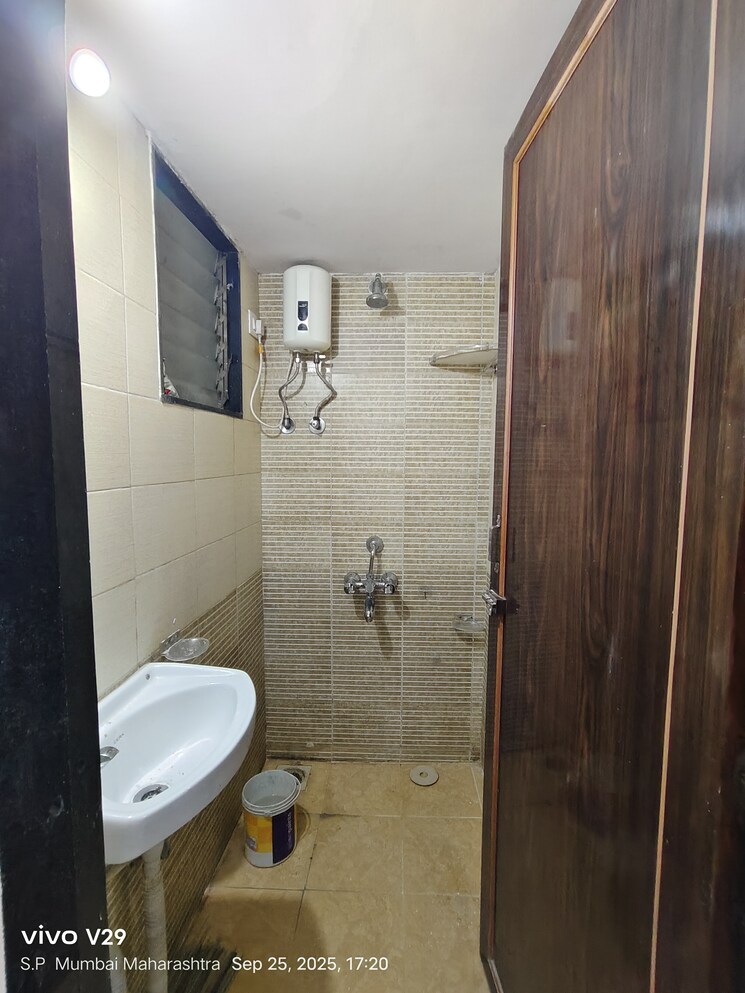 Bathroom, parel-lokseva-chs 1 Bedroom 350 Sq.Ft. Apartment In Worli Mumbai 9237802