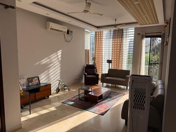 Team Area in 3 BHK Builder Floor at Eros Rosewood City, Sector 49 – for Rent