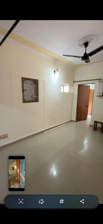 Room in 2 BHK Apartment at Arun Vihar Sector 37, Sector 37 – for Sale