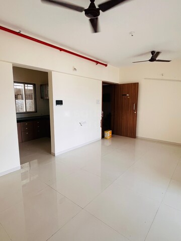 Room in 2 BHK Apartment at Pristine Equilife Homes, Mahalunge Ingale – for Rent